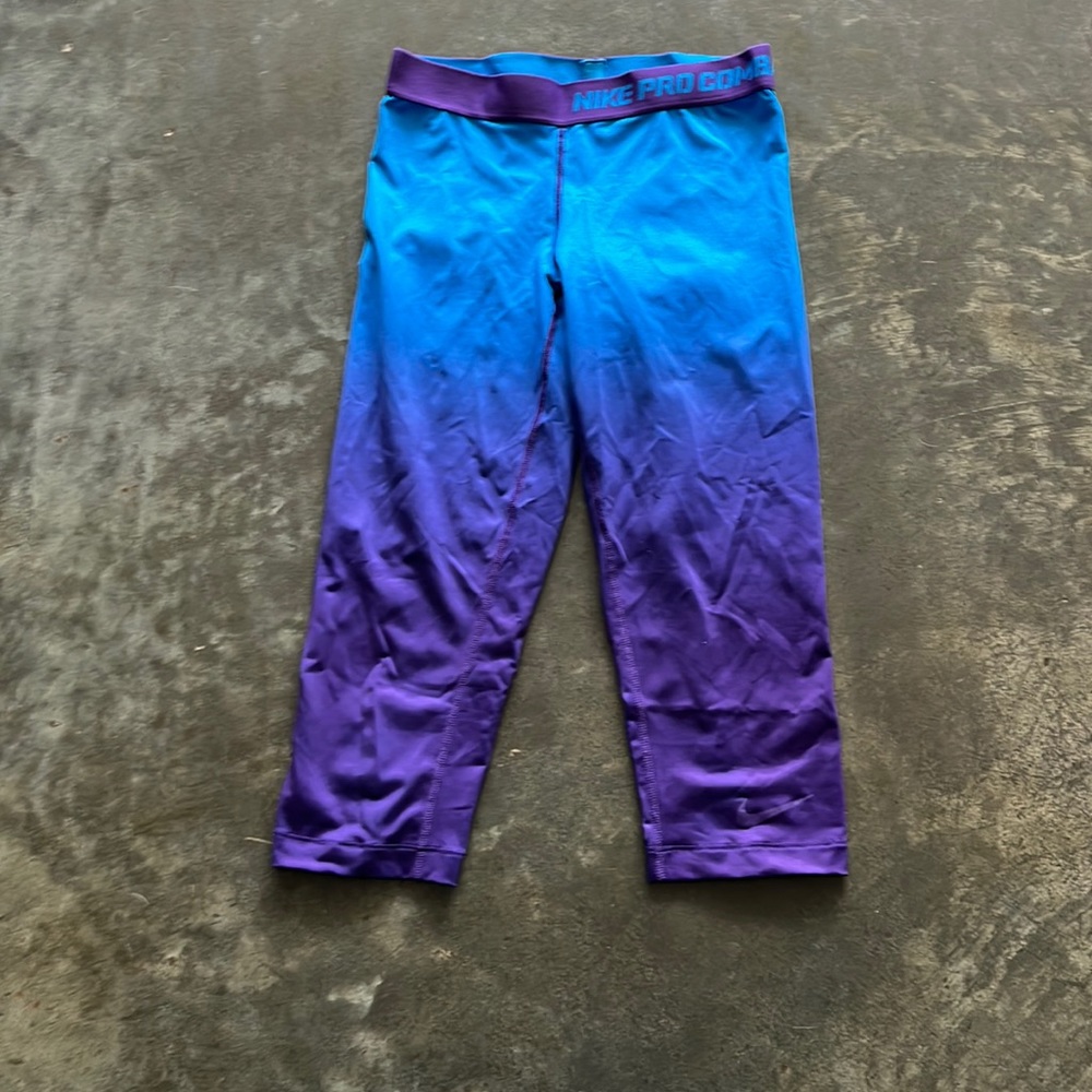 Nike pro combat capris sz S